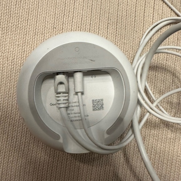 Google nest ac2200 - Picture 3 of 3